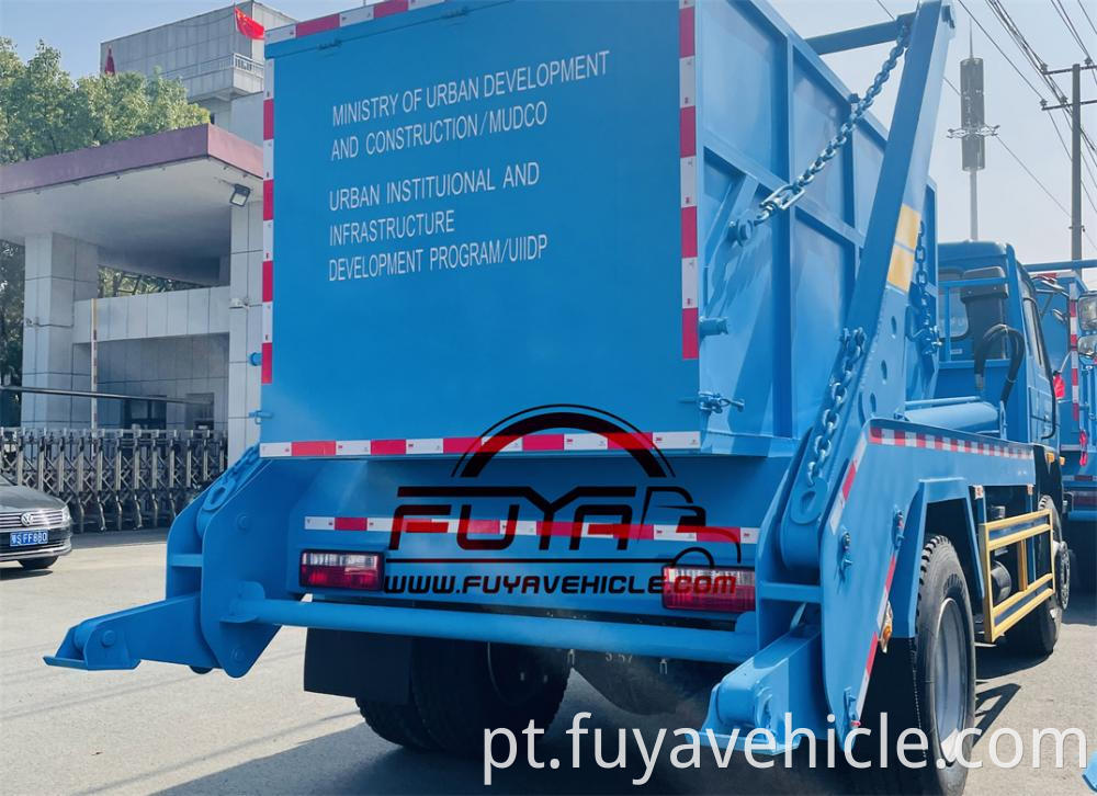 Dongfeng Skip Loader 4